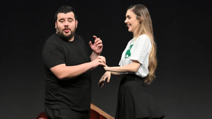 Berfu Yenenler ve Eser Yenenler