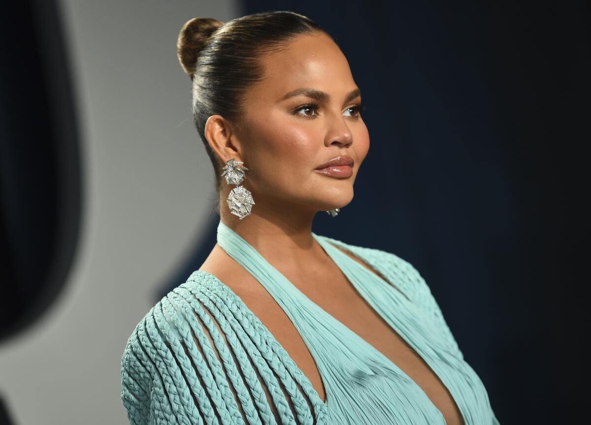 Chrissy Teigen’dan Sosyal Medya Önerisi