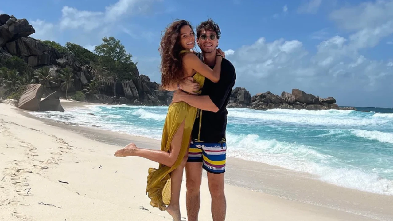 Ebru Şahin ve Cedi Osman'dan Romantik Tatil Kareleri