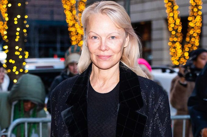 Pamela Anderson Uçakta Yaşadığı Korkuyu Anlattı