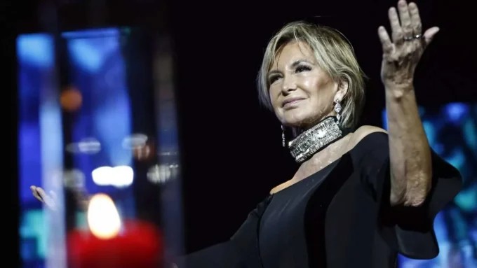 Usta Sanatçı Filiz Akın, Ambulans Uçakla İstanbul'a Nakledildi