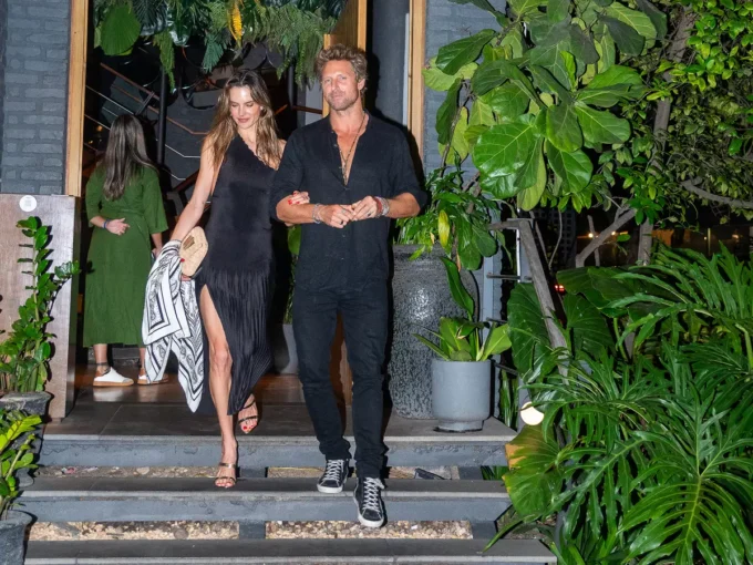 Alessandra Ambrosio Yeni Aşkı Buck Palmer ile Gündemde