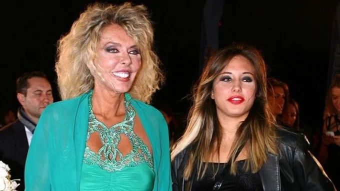 Anjelik Calvin'in Anne Hasreti