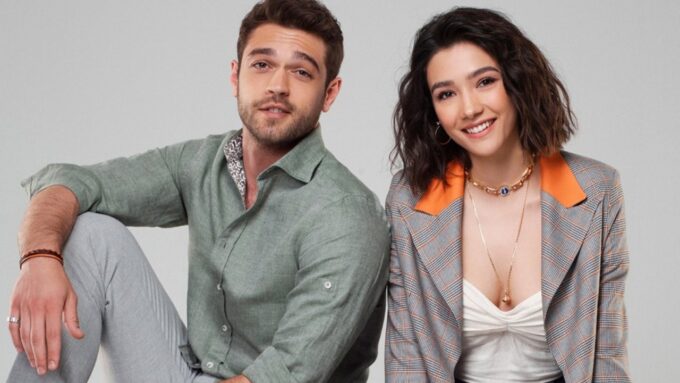 Aybüke Pusat ve Furkan Andıç'tan Aşk Dolu Kare