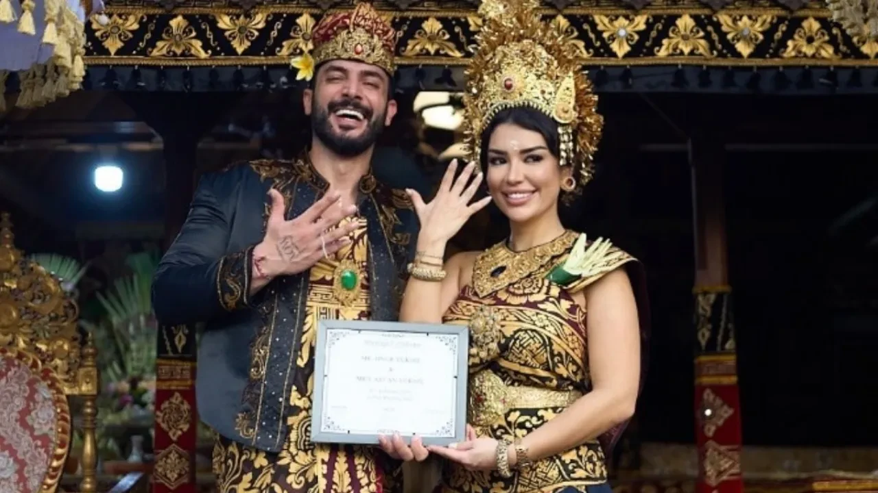 Aycan Varış ve Onur Yüksel Evlilik Yolunda! Ünlü Çift Nişanlandı