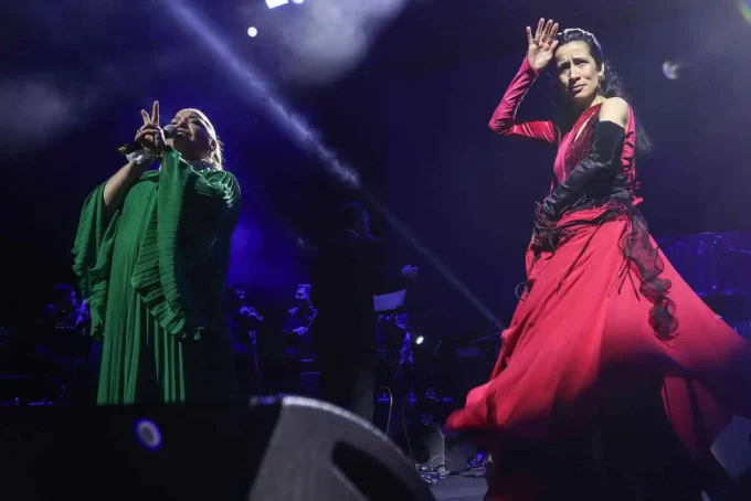 Buika ve Kibariye Sahneyi Salladı!