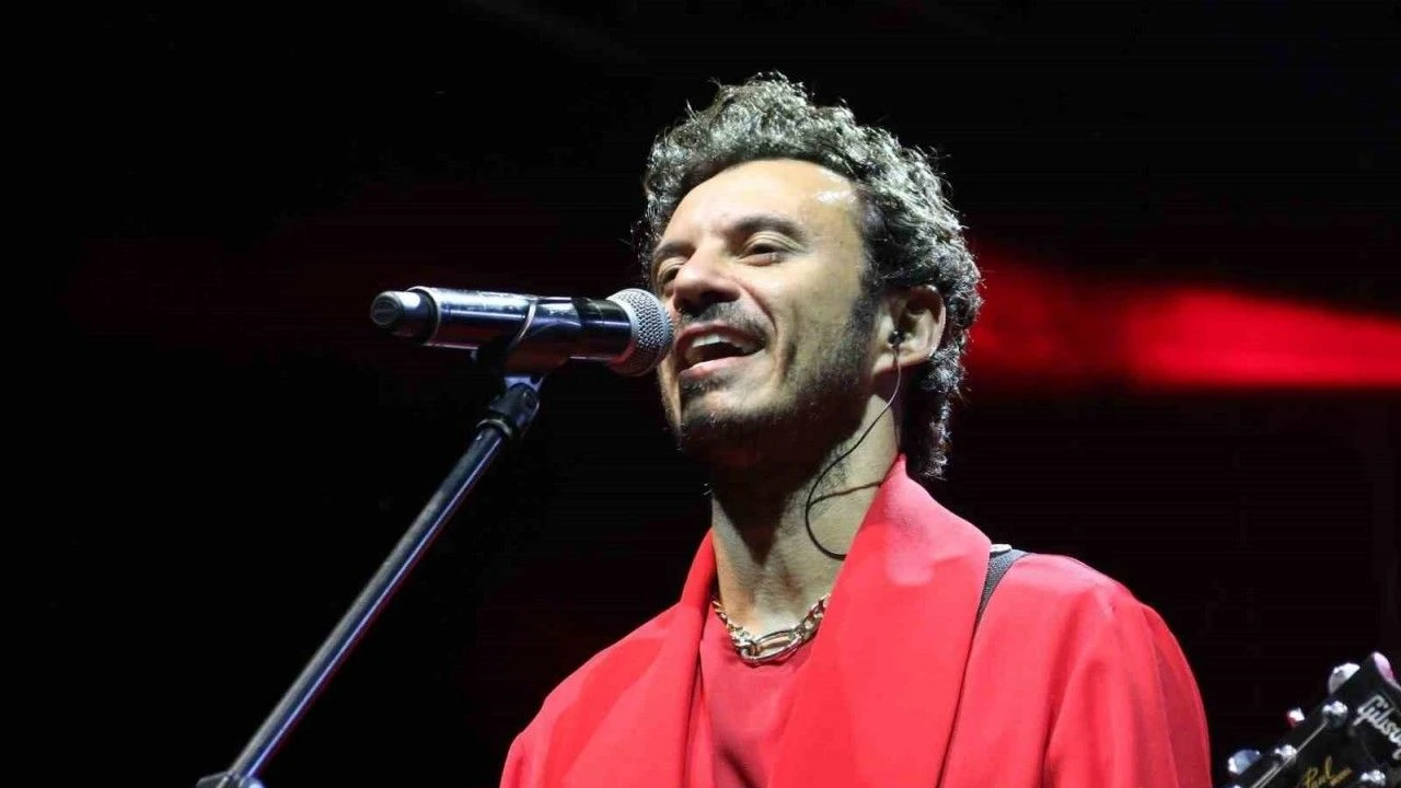 Buray: "Bekârlık Benim İçin Sorun Değil"