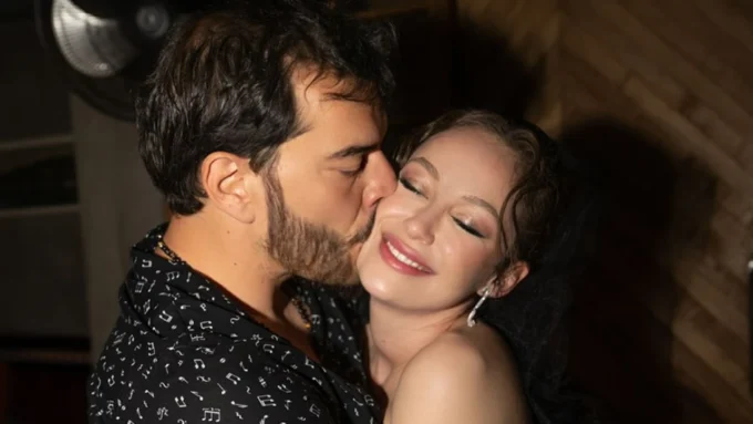 Buse Arslan ve Çağrı Şensoy Bebeklerine Verecekleri İsmi Açıkladı