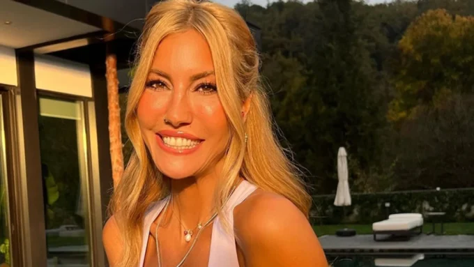 Çağla Şıkel Yeni Sevgilisiyle Havalimanında Görüntülendi!