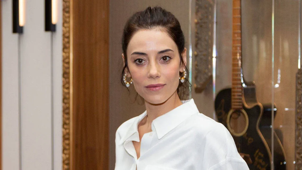 Cansu Dere, Ayşe Barım'ın Şirketinden Ayrıldı