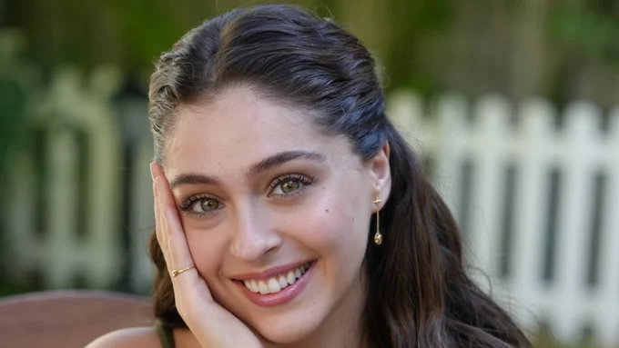 Cemre Baysel’e Dubai’de Yoğun İlgi