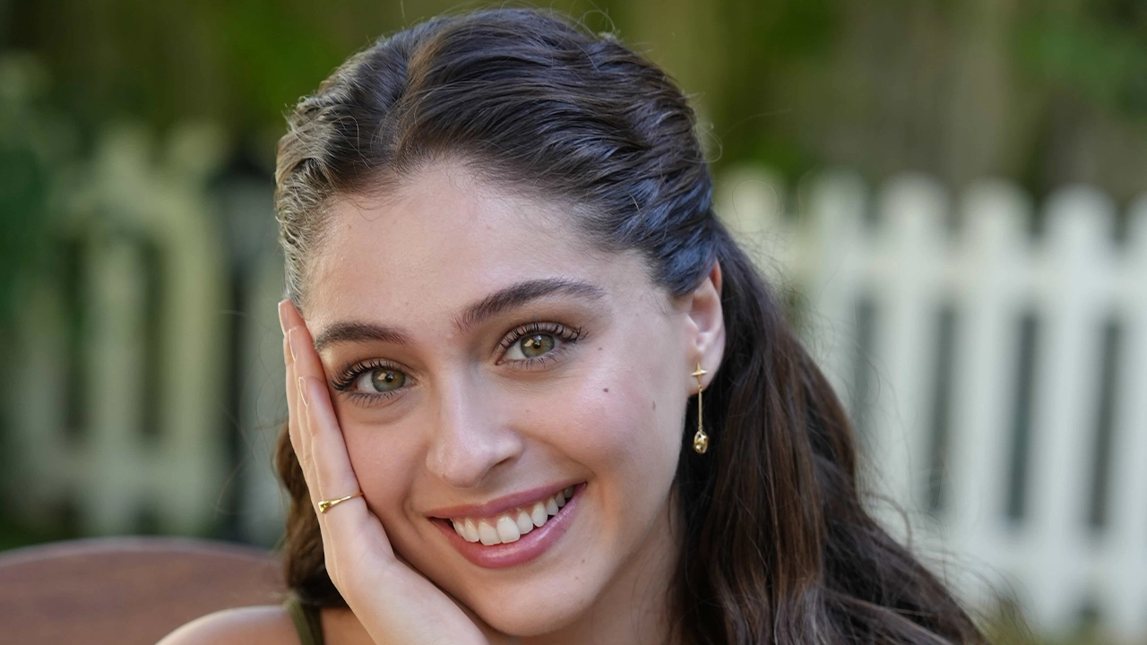 Cemre Baysel’e Dubai’de Yoğun İlgi