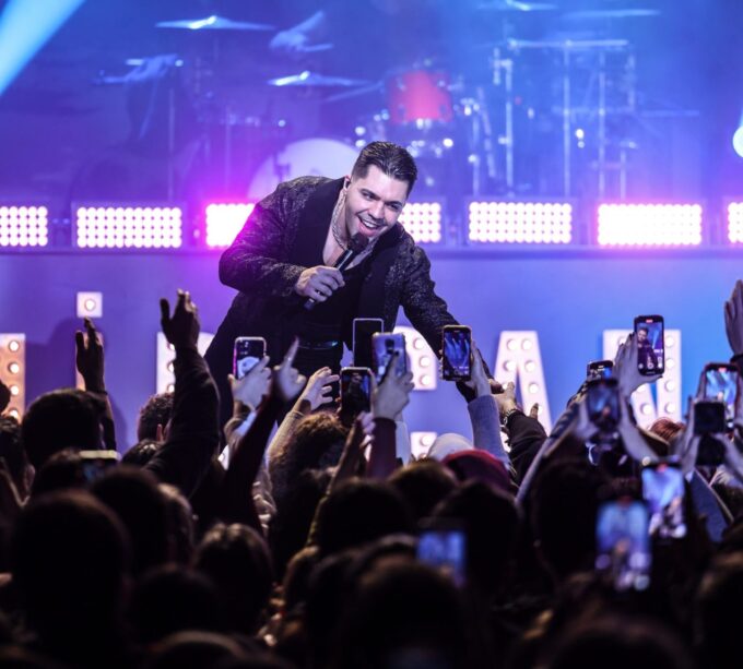 Emir Can İğrek, Bostancı Gösteri Merkezi'nde Unutulmaz Bir Gece Yaşattı!