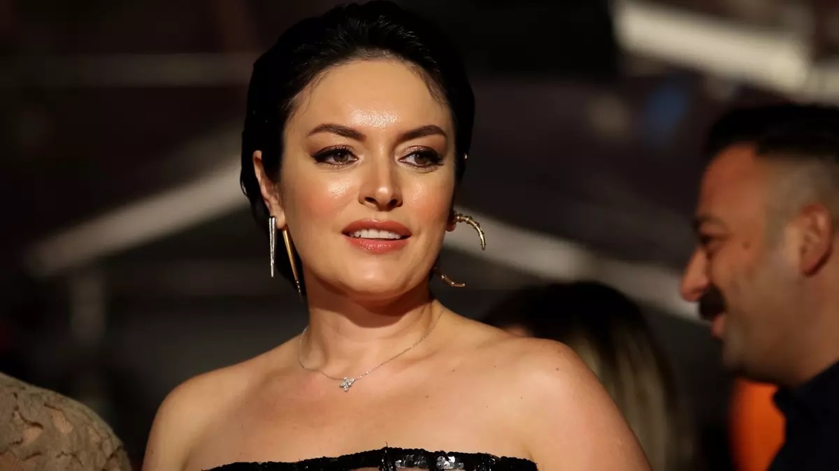 Ezgi Mola'dan Enis Arıkan Hakkında Net Yanıt