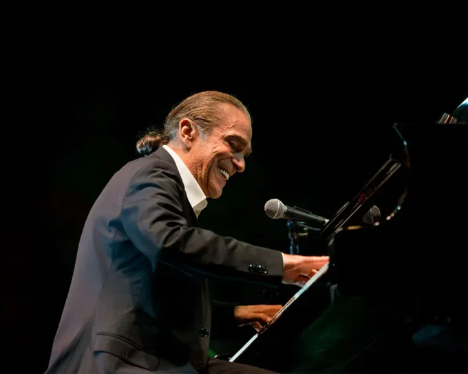 Fahir Atakoğlu Belgeselinin Galasına Ünlü Akını