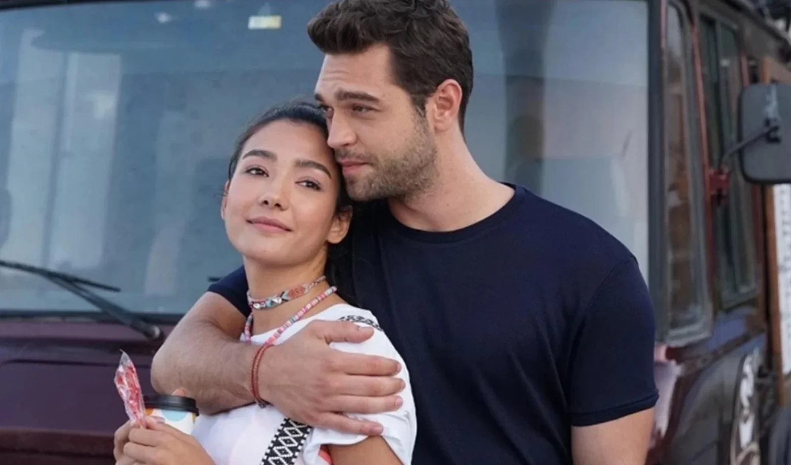 Furkan Andıç’tan Sevgilisi Aybüke Pusat’a Doğum Günü Sürprizi