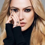 Hadise'den İhraç Edilen Teğmenlere Destek Mesajı