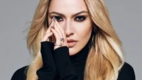 Hadise'den İhraç Edilen Teğmenlere Destek Mesajı
