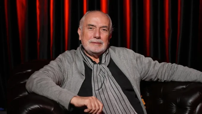 Hakan Altıner: Hukuk Fakültesinden Sahneye Uzanan Kariyer