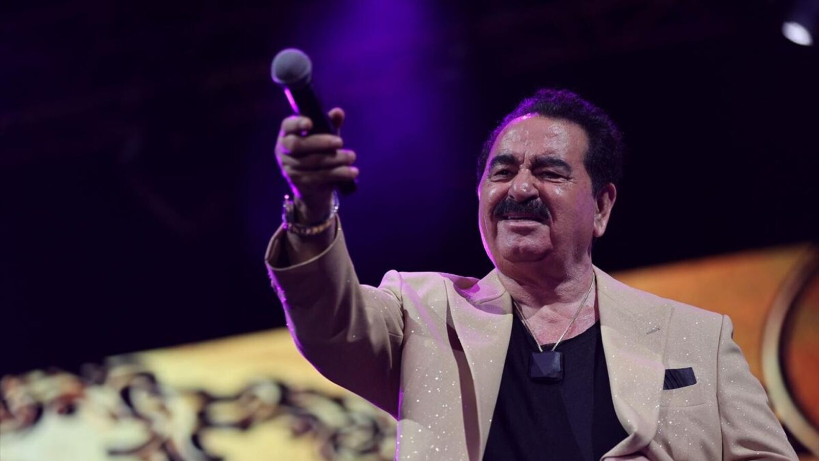 İbrahim Tatlıses, Avrupa Turnesine Almanya'da Başladı