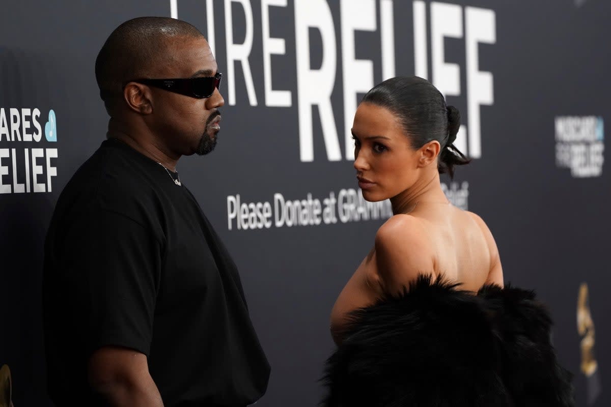Kanye West ve Bianca Censori, Grammy'den Atıldı Mı