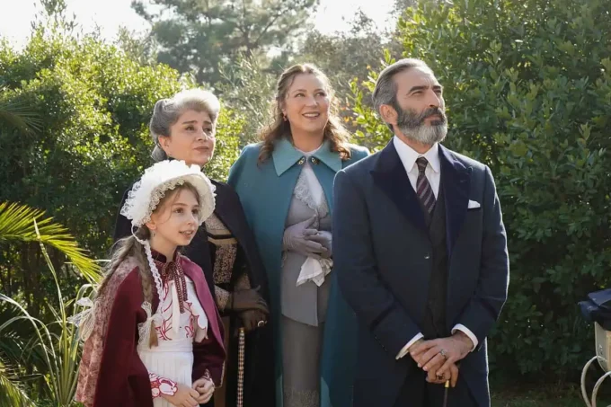 Şakir Paşa Ailesi: Mucizeler ve Skandallar Dizisi Yeniden Ekranlara Dönüyor!