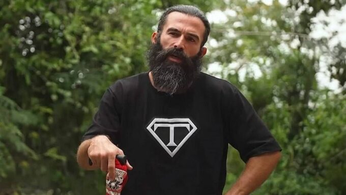 Turabi Çamkıran Oyunculuktan Sonra Müziğe Yöneldi