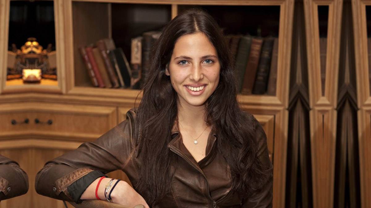 Zehra Çilingiroğlu'nun Spor Tutkusu: Babasıyla Golf, Annesiyle Tenis Keyfi