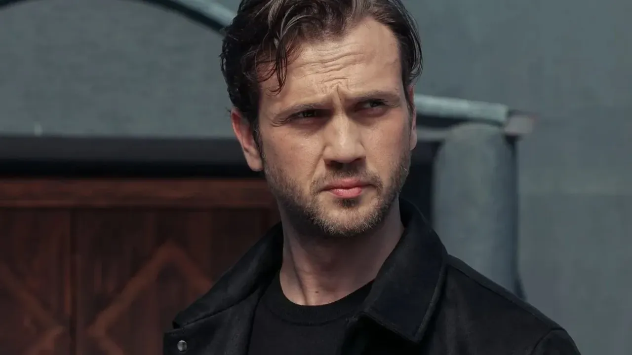 Aras Bulut İynemli, 1 Milyon TL’lik Saatle Başarılarını Kutladı