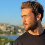 Aras Bulut İynemli Ameliyat Sonrası İlk Kez Sete Döndü