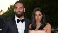 Arda Turan'dan Eşi Aslıhan Doğan'a Gönderme