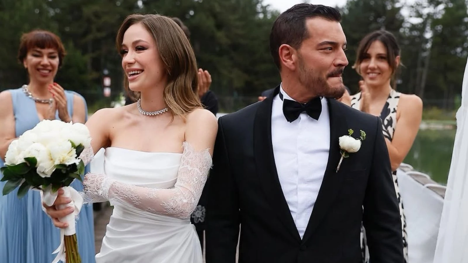 Buse Arslan ve Çağrı Şensoy Bebek Heyecanını Paylaştı