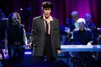 Cher’den Şaşırtan Elvis Presley Taklidi!