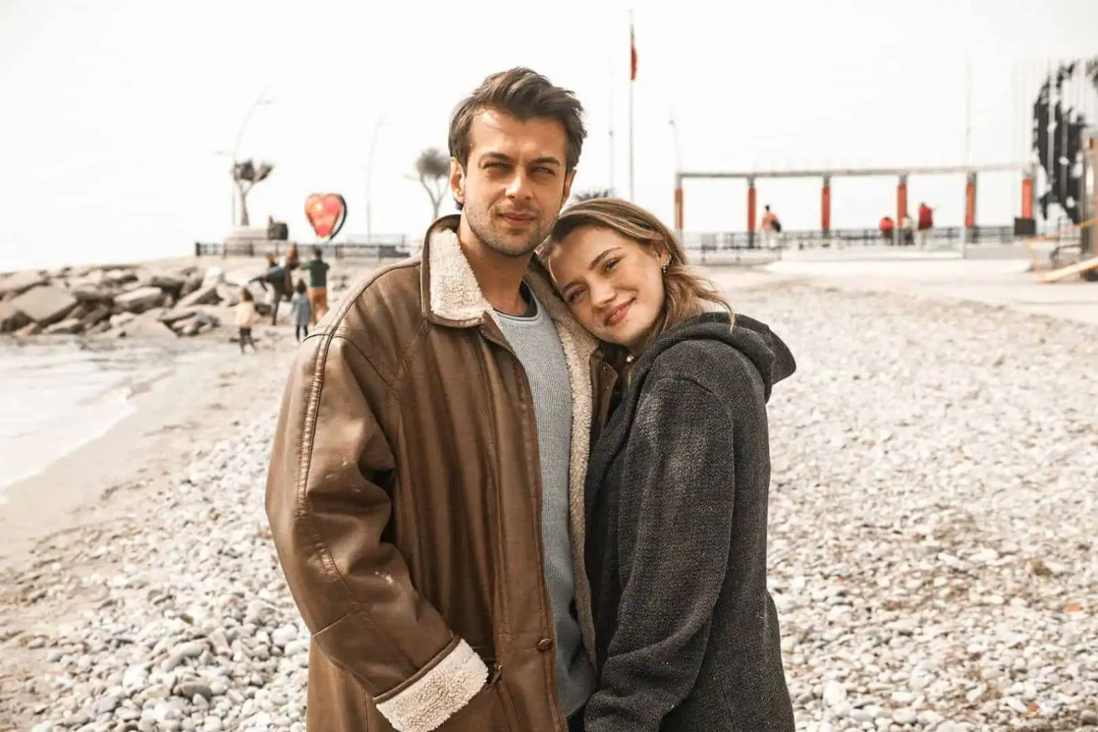 Eslem Akar, Mert Aydoğdu ve Ece Ronay’lı “Beğenilen Aşk” Filmi Sete Çıktı!