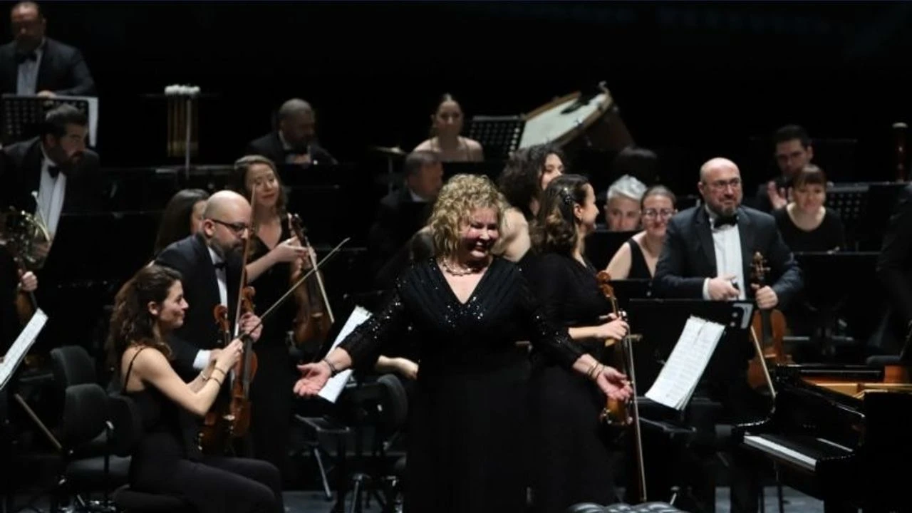 İlber Ortaylı ve Gülsin Onay "Tarih Notalara Dokununca" Etkinliğinde