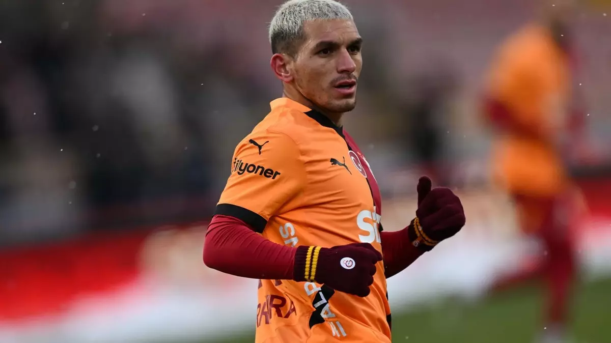 Lucas Torreira'dan Yeni Aşk Hamlesi