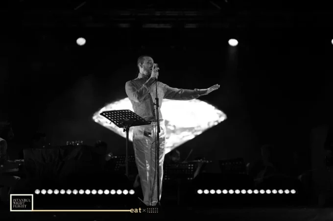 Müzik ve Sanatın Buluştuğu “NIGHT is VIBE” Etkinliğinde Cem Adrian Konseri!