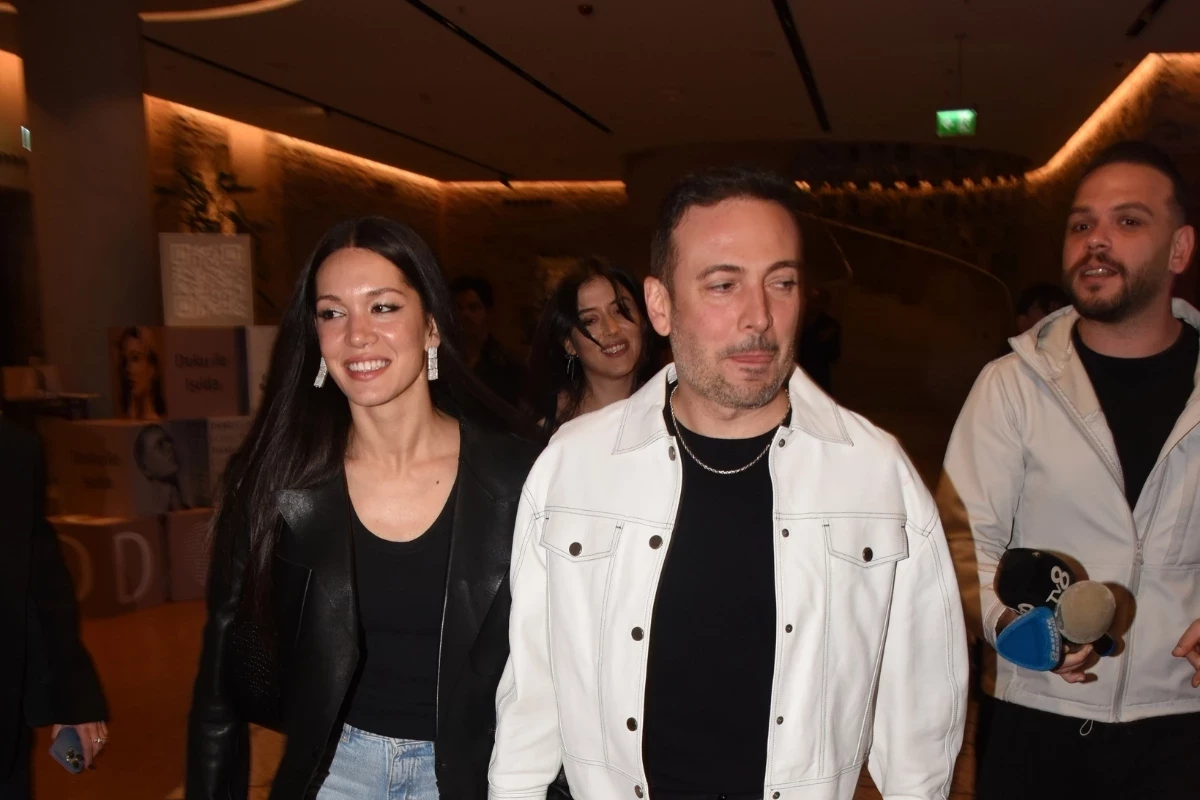 Oğuzhan Koç'tan Sevgilisi Hazal Subaşı'na Aşk Dolu Şarkı!