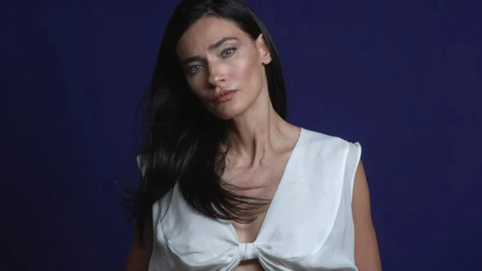 Saadet Işıl Aksoy "Bir Ruh Macerası"nın Serap’ı Oluyor