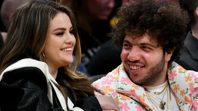 Selena Gomez ve Benny Blanco’nun İlişkisi Tartışma Yarattı