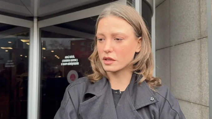 Serenay Sarıkaya Psikolojik Destek Alıyor