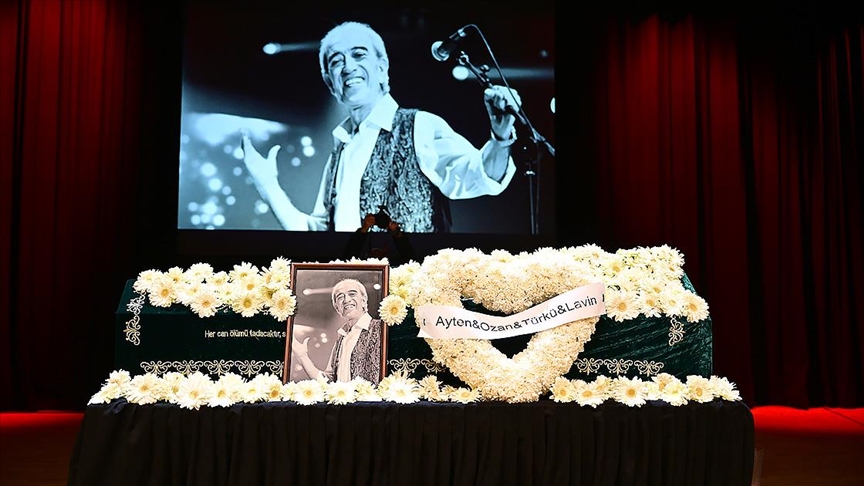 Usta Sanatçı Edip Akbayram Son Yolculuğuna Uğurlandı