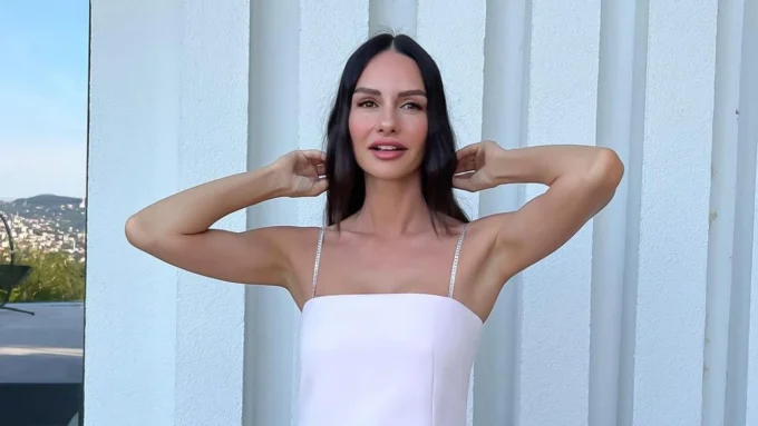 Yasemin Özilhan Estetik İddialarına Yanıt Verdi