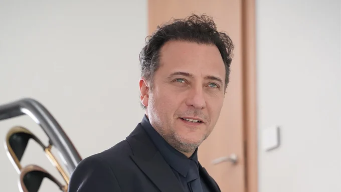 Yiğit Özşener, Gain'in "Karanlık Oda" Dizisinde