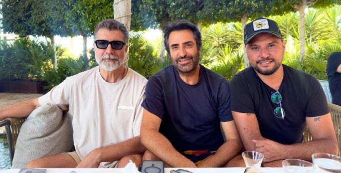 25 Yıl Sonra Yeniden: Mahsun Kırmızıgül, Özcan Deniz ve Alişan Çeşme’de Bir Araya Geldi