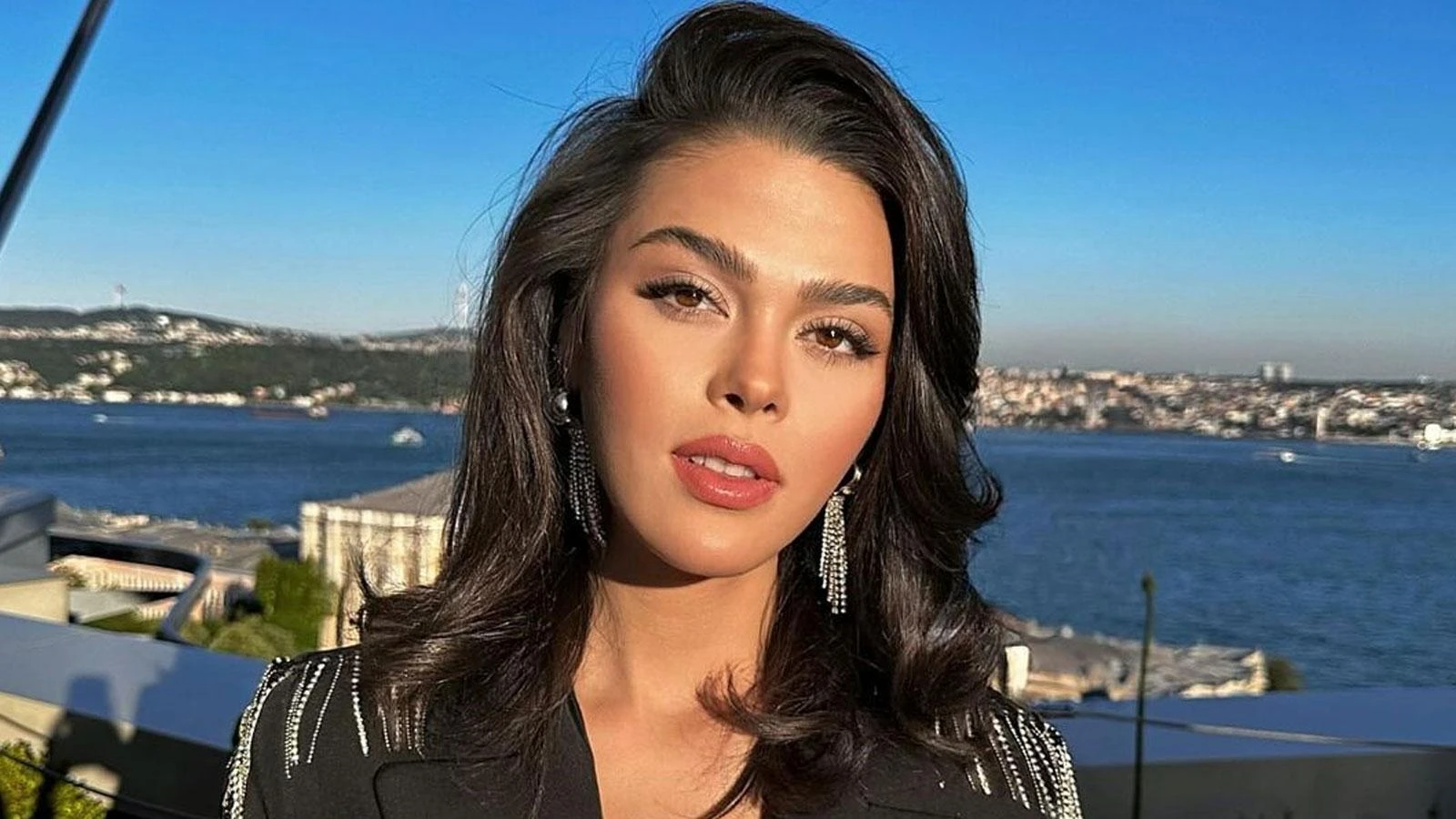 Aslıhan Karalar Bollywood'da Başrolde