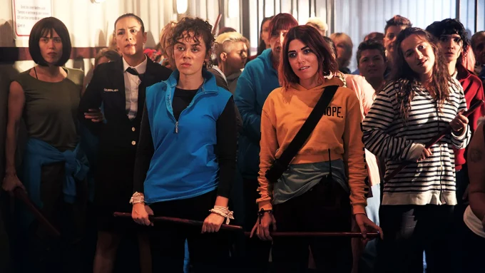 Avlu Dizisi 6 Yıl Aradan Sonra Geri Dönüyor!