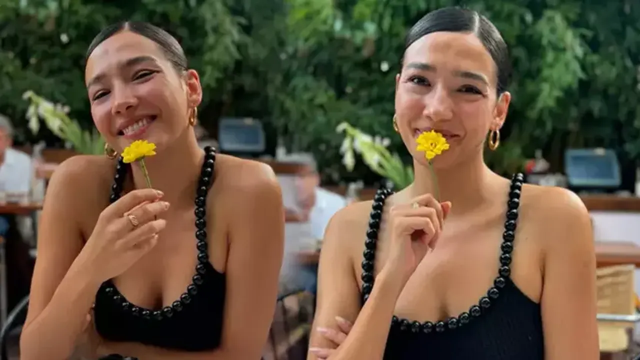 Aybüke Pusat Yeni Projesi Öncesi Japonya'da Moral Depoluyor