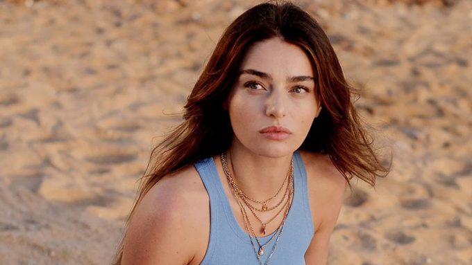 Ayça Ayşin Turan ve Malik Blumenthal “Al Beni Baba” Filminde Aynı Kadrajda