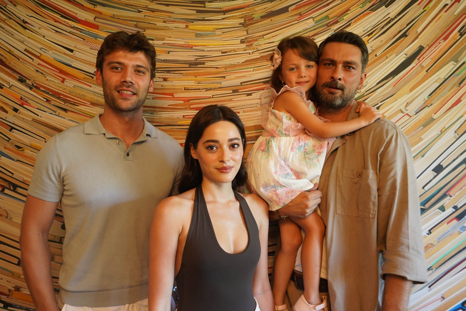 Aynadaki Yabancı Dizisinin Oyuncuları İlk Kez Bir Arada!